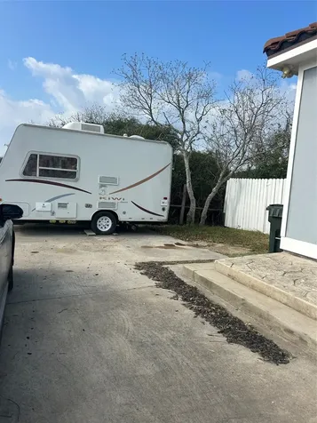 2734 Avenue D Dickinson TX 77539