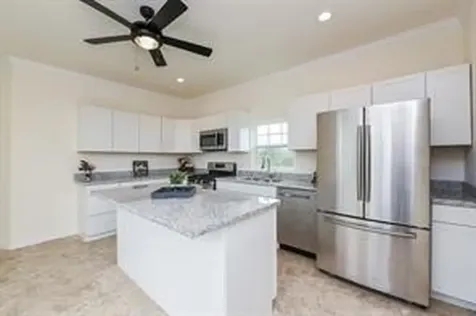 2734 Avenue D Dickinson TX 77539