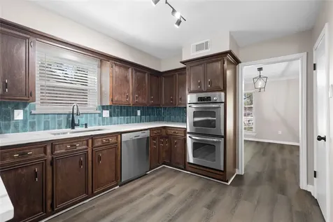 1006 Glouchester Lane Houston TX 77073