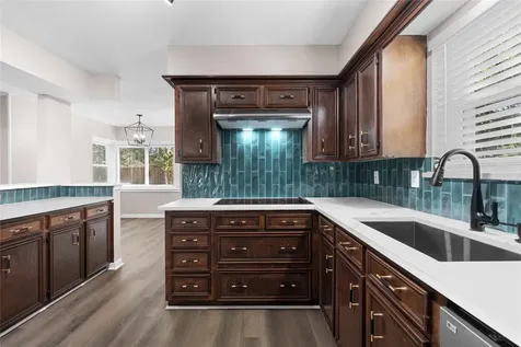 1006 Glouchester Lane Houston TX 77073