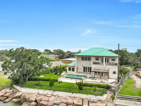 1301 Harbor View Drive Galveston TX 77550
