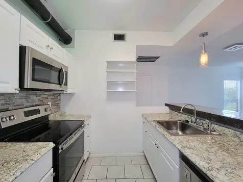 7119 N Holiday Drive Galveston TX 77550