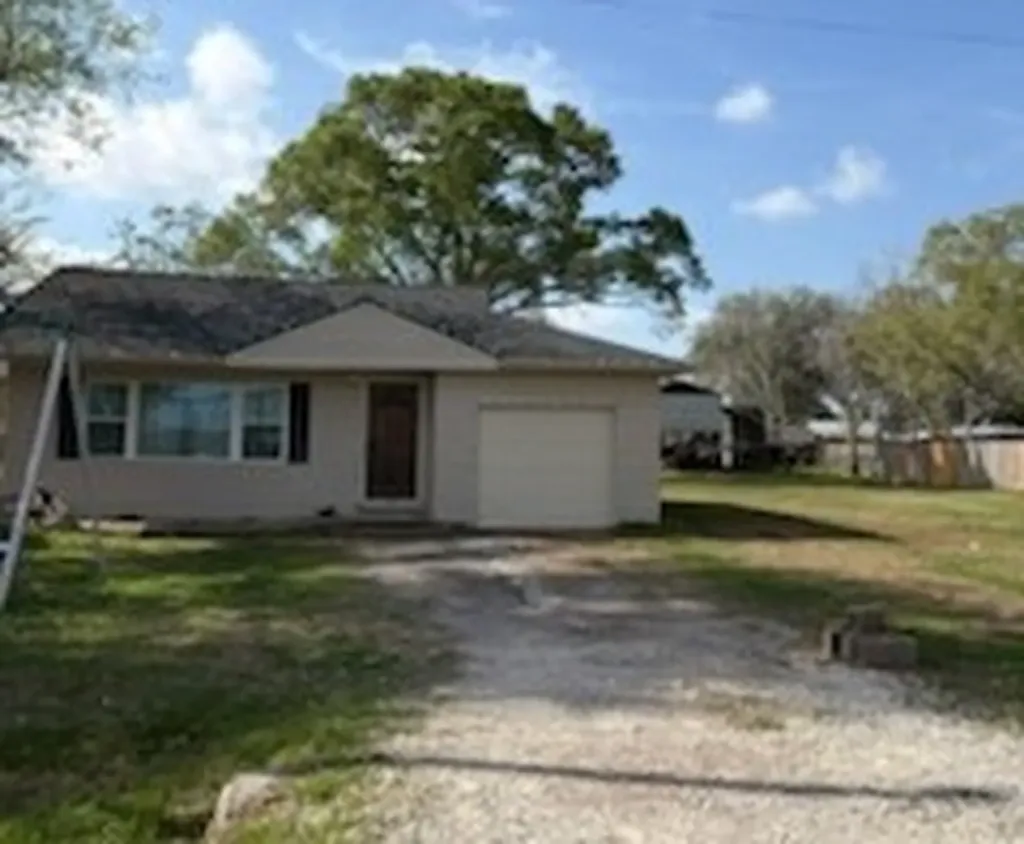 1214 Woodward Street Damon TX 77430