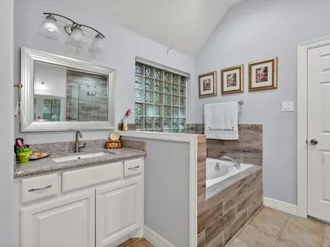 5323 Mindy Park Court Houston TX 77069