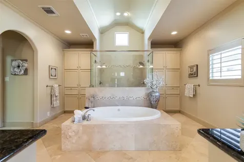4724 Banning Drive F Houston TX 77027