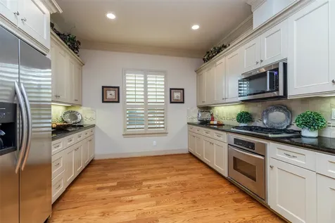 4724 Banning Drive F Houston TX 77027