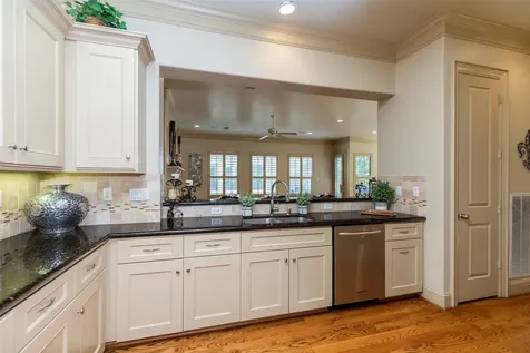 4724 Banning Drive F Houston TX 77027