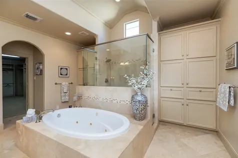 4724 Banning Drive F Houston TX 77027