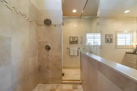 4724 Banning Drive F Houston TX 77027