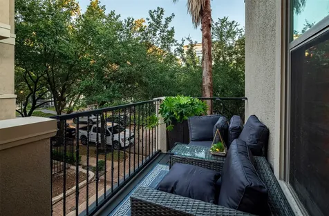 4724 Banning Drive F Houston TX 77027