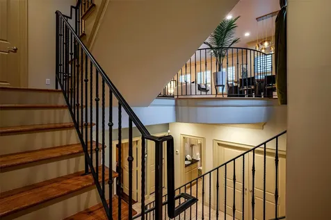 4724 Banning Drive F Houston TX 77027
