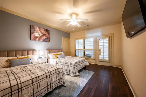 4724 Banning Drive F Houston TX 77027