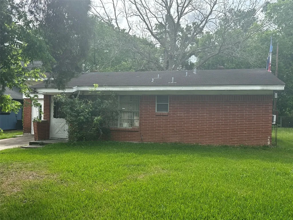 7736 Bretshire Drive Houston TX 77016