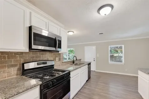 105 Longridge Drive La Marque TX 77568
