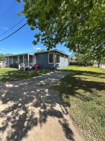 1102 W 10th Street Freeport TX 77541