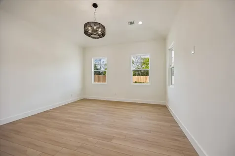 3134 W Tower Santa Fe TX 77517