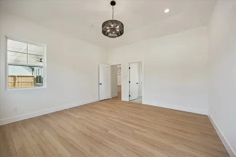 3134 W Tower Santa Fe TX 77517