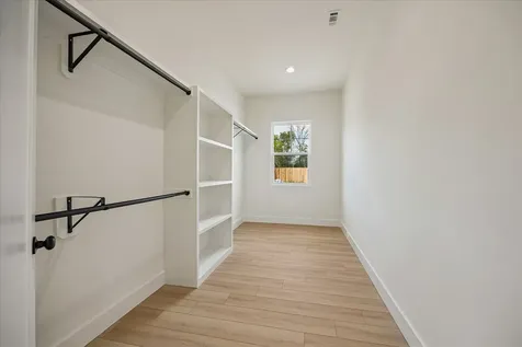 3134 W Tower Santa Fe TX 77517