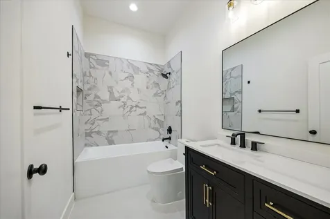 3134 W Tower Santa Fe TX 77517