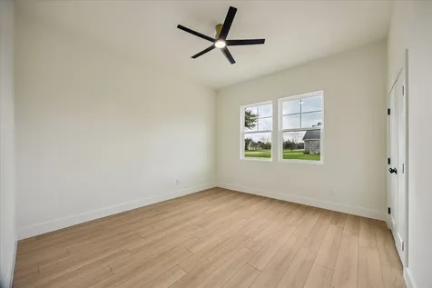 3134 W Tower Santa Fe TX 77517