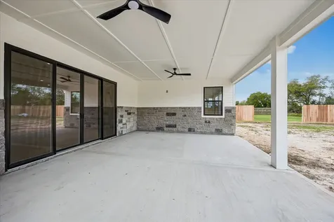 3134 W Tower Santa Fe TX 77517