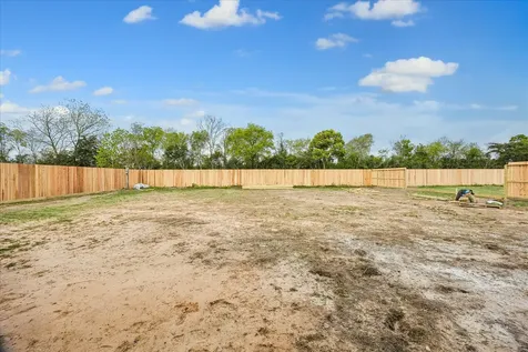 3134 W Tower Santa Fe TX 77517