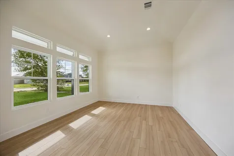 3134 W Tower Santa Fe TX 77517