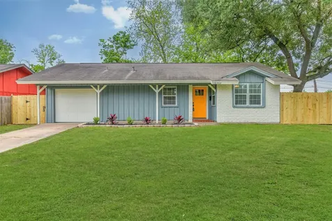 10202 Elmhurst Street Houston TX 77075
