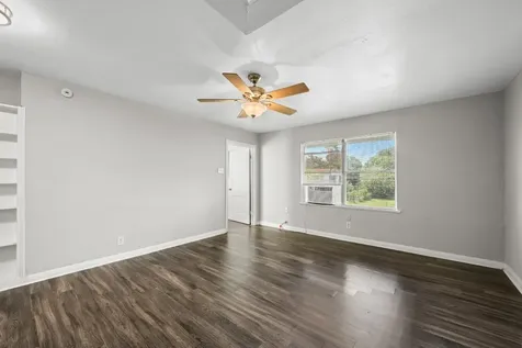 1107 3rd Avenue N Texas City TX 77590