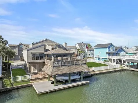3408 Jolly Roger Circle Galveston TX 77554