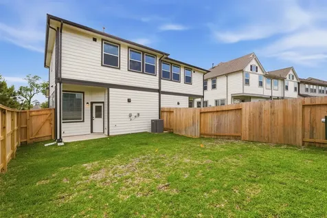 106 W Coralburst Loop Montgomery TX 77316