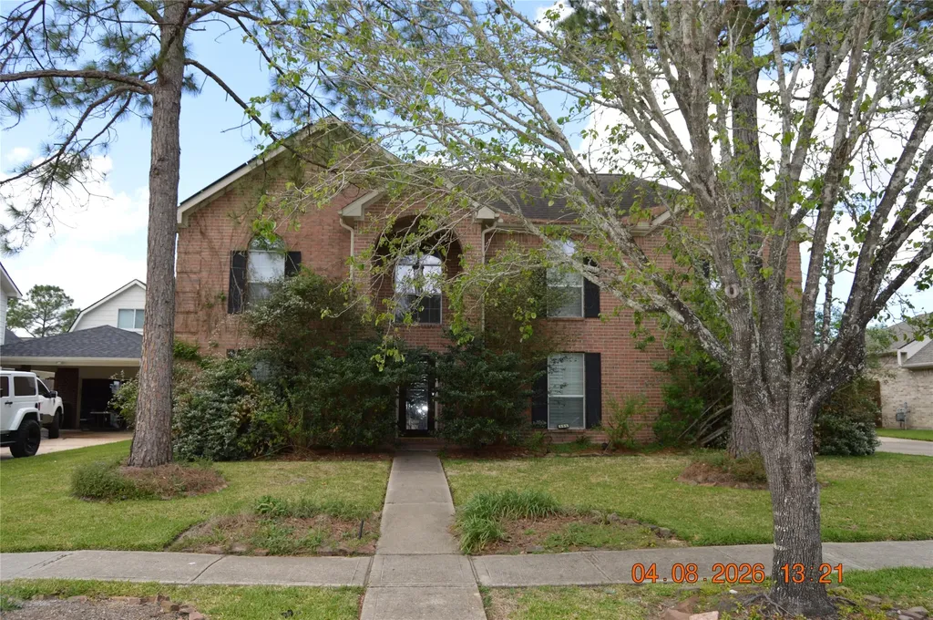 305 Oak Creek Court League City TX 77573