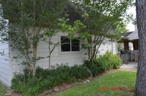 305 Oak Creek Court League City TX 77573