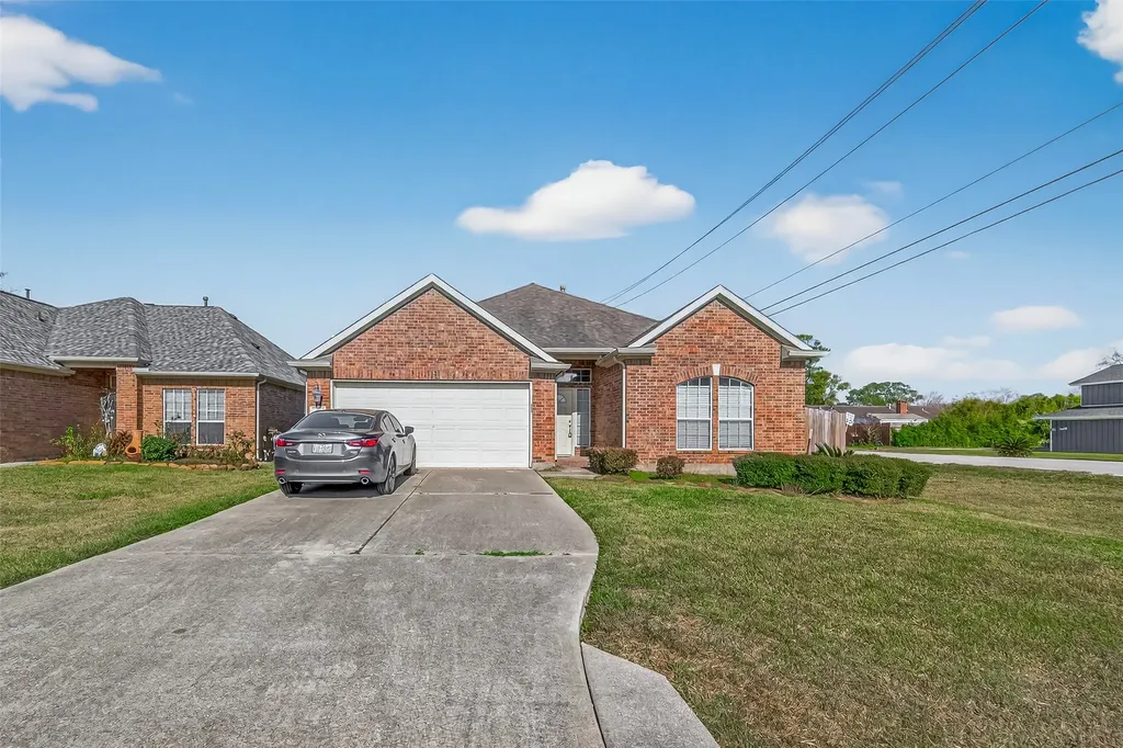 71 N Forrest Avenue La Porte TX 77571