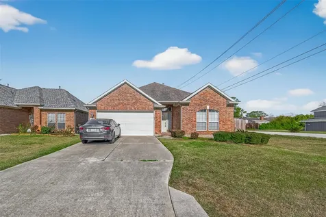 71 N Forrest Avenue La Porte TX 77571