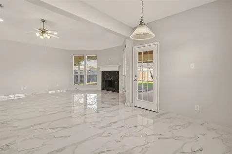 71 N Forrest Avenue La Porte TX 77571
