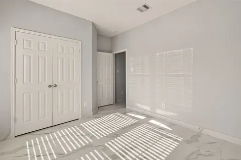 71 N Forrest Avenue La Porte TX 77571