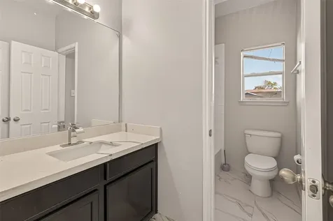 71 N Forrest Avenue La Porte TX 77571