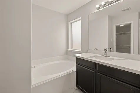 71 N Forrest Avenue La Porte TX 77571