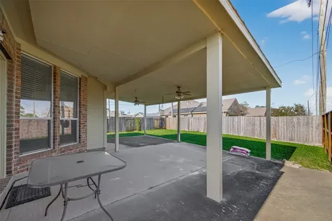 71 N Forrest Avenue La Porte TX 77571