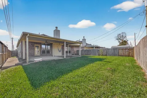 71 N Forrest Avenue La Porte TX 77571