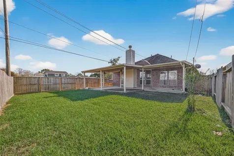 71 N Forrest Avenue La Porte TX 77571