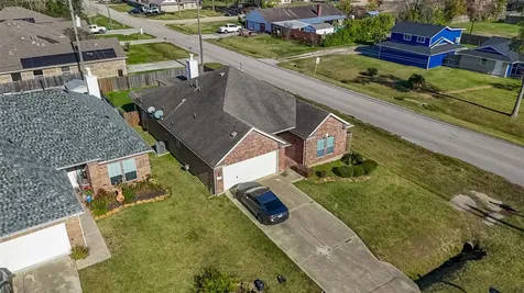 71 N Forrest Avenue La Porte TX 77571