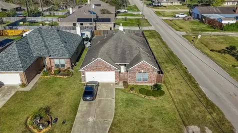 71 N Forrest Avenue La Porte TX 77571