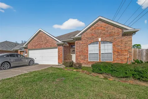71 N Forrest Avenue La Porte TX 77571