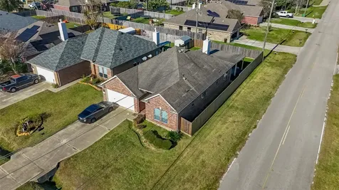 71 N Forrest Avenue La Porte TX 77571
