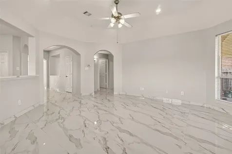 71 N Forrest Avenue La Porte TX 77571