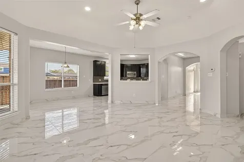 71 N Forrest Avenue La Porte TX 77571