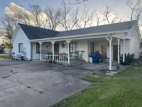 202 1st Street Brazoria TX 77422