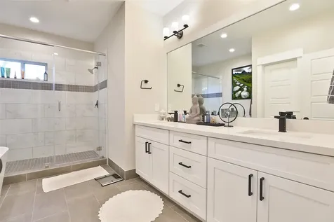 712 Pinemont Canyon Lane Houston TX 77018